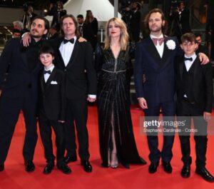 Charlotte Vandermeersch Instagram - Cannes recap. Red carpet after working intensely with this beautiful group of people (and so many more). Grazie mille, ragazzi. Thank you!! What a gorgeous Belgian-Italian love story it has become. We love you.  #theeightmountains #leottomontagne #officialselection @alessandro.borghi #felixvangroeningen #lucamarinelli @cognettipaolo #lupobarbiero #cristianosassella @elisabetta_mazzullo @filippotimi #elenalietti @surakshyapanta @palma_andrea_  @visionfilmdistribution @wildsidesrl #menuettofilms #rufusfilms @pyramide_productions @elastic_film @cannes.2022