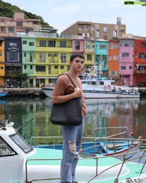 Charoenchai Khantichaikhajohn Instagram - Color 🎨