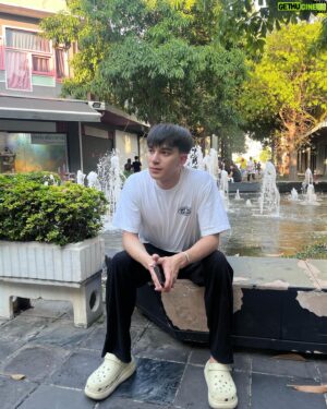 Charoenchai Khantichaikhajohn Instagram - จังหวะตกหลุมรัก เป็นแบบนี้ 😳