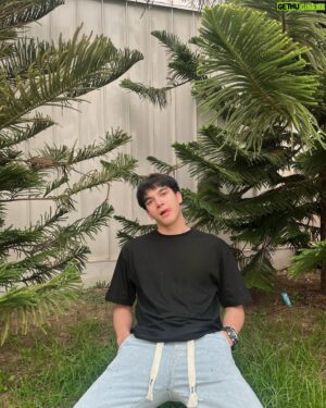 Charoenchai Khantichaikhajohn Instagram - ถ้าเธอไม่ชอบหน้าร้อน มาชอบหน้าเราก็ได้นะ 🤭