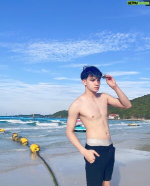 Charoenchai Khantichaikhajohn Instagram - 10.01.2023 | A year wiser , harder, better, faster and stronger. Age is just a number. Happy my birthday 🎉 Officially! I'm turn to 19 🤣