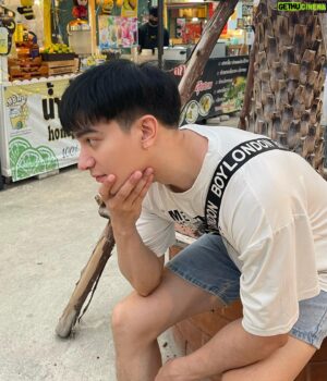 Charoenchai Khantichaikhajohn Instagram - ถึงตัวจะไม่ผอม แต่เวลาหอมหายเหนื่อยนะ 🫣