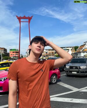 Charoenchai Khantichaikhajohn Instagram - ถ้าเลือกได้ก็ไม่อยากดึงหน้าหรอก อยากดึงเธอมากอดมากกว่า 😎