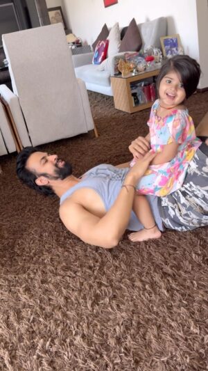 Charu Asopa Instagram - Ziana couldn’t control her excitement as she arrives for her first trip to Dubai ❤️🧿😘💃 

#firstinternationaltrip 
#fullenergy 
#familytime