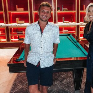 Chase Chrisley Instagram - Might move to the Bahamas! 

My lovely sister with the stunning outfit this evening! @savannahchrisley @slsbahamar @bahamarresorts