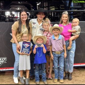 Chase Outlaw Instagram - Happy valentine babies #cashmoneyoutlaw #ridin4cash #redballz #chloegene #jaseolboi #mo #outlaws
