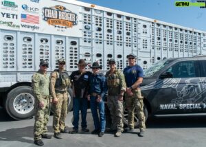 Chase Outlaw Instagram - Two different worlds, one mission. From Navy SEAL operators to some of the top professional bull riders, it’s all about courage, precision, and the relentless pursuit of excellence. Different arenas, same unbreakable spirit. 🐂 🔱 
#StrengthAndHonor #RideOrDie #navyseals #navyseal #pbr #professionalbullriding #nsw