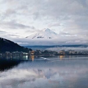 Chatpong Nattapong Instagram - ขอ 2 คำ … 🏔️☀️☁️😎🫶🏼✨

📸cr. @hong_ap and P’boat. 

#gmplustravel #japan #fuji #fujisan #fujimountain #kawakuchiko #kawakuchikolake #tokyo #techhunter