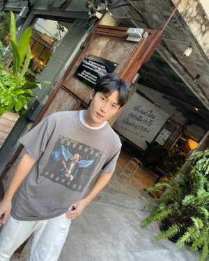 Chawinroj Likitchareonsakul Instagram - Chuu 😗🌚🍫🌤️