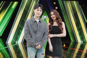 Chawinroj Likitchareonsakul Instagram - ใครได้ดู "The Wall Song" บ้างน้าา 👀💕 แอบไปเซอร์ไพรส์น้อง @bestkamsing มาด้วยแหละ ดีใจที่ได้เจอเบสนะค้าบบ 🎤❤️ #TheWallSong #ร้องข้ามกำแพง