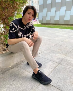 Chayapol Jutamas Instagram - ULTRABOOST ดีไซน์พิเศษ 4 รุ่น ที่ได้รับแรงบันดาลใจจากโลกของ James Bond #NoTimeToDie, In Cinemas Oct 7th  #007พยัคฆ์ร้ายฝ่าเวลามรณะ #ULTRABOOST #adidasThailand