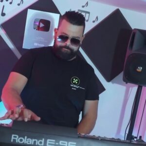 Cheb Bello Instagram - الاغنية  الجديدة 😍مع تيبو بلعباس🎶
بعنوان -مانيش قاع فيها😭💔.. عقلي يخمم غي لهيها🧠