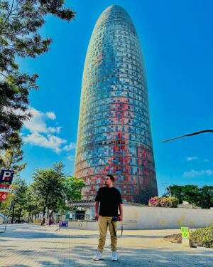 Chedi Amir Instagram - #Barcelona #Spain #Summer2023 🇪🇸

#arcdetriomfbarcelona 
#torreglories