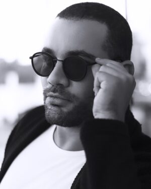 Chedi Amir Instagram - @taylormorrisofficial 😎
#taylormorris #london #sunglasses