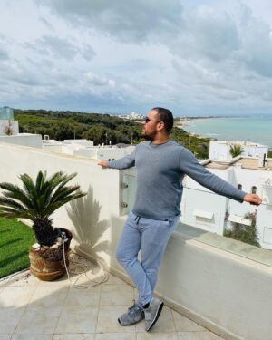 Chedi Amir Instagram - Whever you go, go with all your heart ❤️ @chedi.amir 
#life #love #art #view #chediamir