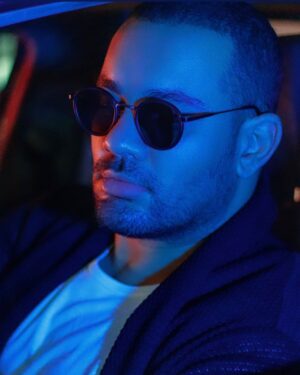 Chedi Amir Instagram - 😎 @taylormorrisofficial 

Taken by @mohamed_afli_photography 
#taylormorris #london #sunglasses