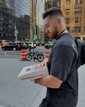 Chelsea Hackett Instagram - Emotionally eating my way through NYC 🍕🍪
