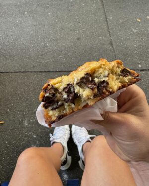 Chelsea Hackett Instagram - Emotionally eating my way through NYC 🍕🍪