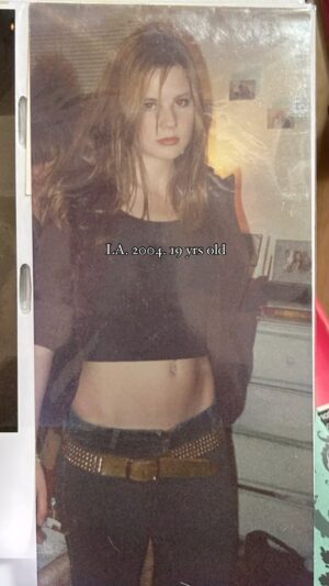 Chelsea Hobbs Instagram - How I showed up to the club in 2004. This was my exes belt cause I didn’t know what to wear that night. The RBF was always on. Did we have it better before trends? 

#early2000s #fashion #millennials #fashionstyle #momlife #momstyle #teenagedirtbag #2000s