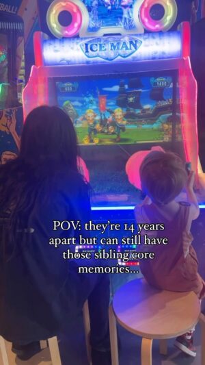 Chelsea Hobbs Instagram - If you’re thinking about having another kid but unsure about the age gap… this is your sign to do it 😆 😉 

Not that I’m bias or anything. 

#siblings #momlife #momoffour #womensupportingwomen #momsofinstagram #momlife #family #mom
