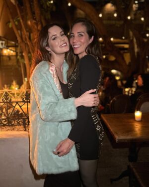 Chelsea Hobbs Instagram - There is something special about making friends in your late teens or early twenties… beyond the fun blurry nights you have the beauty of witnessing each other navigate life. They know who you are and what you’ve been through, they understand how you got to where you are today. 

Since I moved back to Canada a decade ago, a lot of my friends have also left LA to raise their kids… and some are no longer with us 💔 Still a few remain, (can’t believe we didn’t get photos), and going back to them is really like going home. 
(I had never gone five years without visiting LA, but a pandemic and having two babies made time pass me by).

So, all of this to say… If you’ve moved away from a city that holds memories on every street corner, it can be beautiful but heartbreaking to go there again. And if you have chapters and chapters of your life that feel like a different book altogether (like I do), just a reminder to not be afraid to revisit and honour the ones that are long behind you. 

They still hold some magic, even if it makes your heart ache just a bit. ♥️