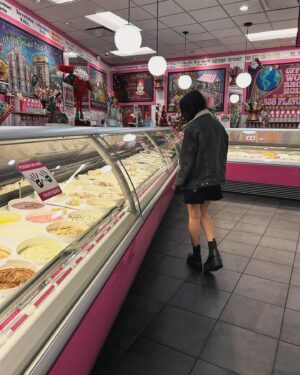 Chelsea Hobbs Instagram - What do you do after you take your first baby to get her graduation photos? Take her for ice cream cause you’re holding onto those final bittersweet moments of her being your little girl 💗😭