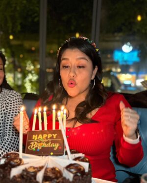 Chelsea Rendon Instagram - Last night I celebrated my birthday and I felt so loved, so blessed and so seen. 30 feels great! I’m so excited for this new decade and all the adventures I will go on and the beautiful people that will be on this journey with me! #30 #birthdaygirl #pisces 💃🏻❤️😍