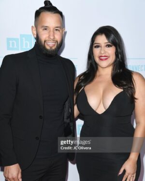 Chelsea Rendon Instagram - Thank you @nhmc_org for a beautiful night. It’s always an amazing time being in a room filled with amazing Latinx talent! I left feeling inspired and hopeful for the future! Let’s keep supporting each other and lifting all of us up! #NHMC #ImpactAwards #Gala #Latinx #SiSePuede #ProudLatina ❤️

Glam @she_beats_faces 
Dress @chingonathreads