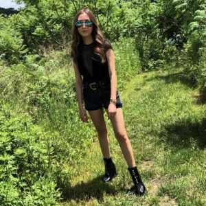 Chelsea Vale Instagram - Back to work #socialdistancingstyle