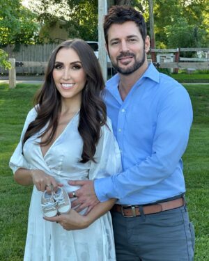 Chelsea Vale Instagram - Plot twist! We’ve been keeping a secret! Baby Gere coming soon to a theater near you March 2024! 👼🤰🎬