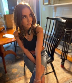Chelsea Vale Instagram - That’s a wrap on Junkyard Dogs! #actress #filmmaking #onset 🎬💕