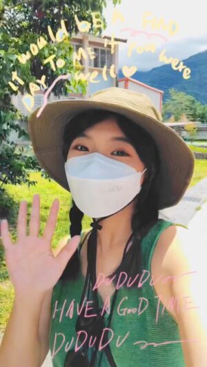 Chen Si Ling Instagram - 有人會打完漆彈馬上去朔溪嗎？
有，就是我😎😎😎😎
被漆彈打到黑青剛好用溪水冰敷
#計畫通 

#體力無限 #那山那谷
#漆彈 #朔溪 #宜蘭 #南澳 
#夏日 #女の子 #暑假 
#sunnyday #reels #life