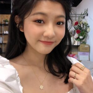 Chen Si Ling Instagram - 發一下自拍🤳

#love  #instagood  #instalike #photooftheday #fashion #beautiful #happy #life #tbt
#cute #like4like #followme
#女の子 #写真 #宣傳照
#自拍 #無濾鏡 #ya