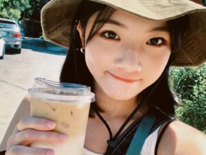 Chen Si Ling Instagram - 今天我生日！🎂🎀💫
這是我前幾天出去玩的照片😝

#happybirthday #22