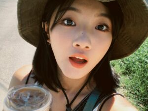 Chen Si Ling Instagram - 今天我生日！🎂🎀💫
這是我前幾天出去玩的照片😝

#happybirthday #22