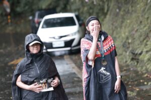 Cheney Song Instagram - 好像很久了
有很長一段時間沒有放任自己的凌亂於越野山徑裡

那些期盼啊、無助啊與不安啊
全都在聚焦又散射中恍惚惚的排隊

反正時間分秒不差相遇的那一刻
就是得跨出步伐往前邁進

昨日在喜歡的雨天中
放任自己的感受和步調

和自己說好的原本相差了8分鐘51秒
但沒有也沒關係了

不再執著於無法抵達理想成績與渴望一定要有名次的手足無措
在一連串失去的同時我擁有更多的感動
回頭瞧見了那始終的溫暖與擁有

昨天的大家
真的謝謝

願意喊宋城希這名字的人
願意對我說我真的好棒的人
願意跟我說聲加油我可以的人
願意和我合照讓我霸佔你們的手機容量
願意照顧我、疼我、陪在我身邊、幫我這水怪拿水、借我手機的人

謝謝願意在這調皮搗蛋的雨滴中堅守崗位的工作人員們
謝謝願意一年又一年於今年邁入第8年舉辦這無與倫比的 #虎豹越野雙棲挑戰賽  @weijay1025 

嘿～
我繼續等
始終等著那沒有受限的結果：）。

30公里
04:08:51
第13名作收。

攝影/ @eikawa_4
