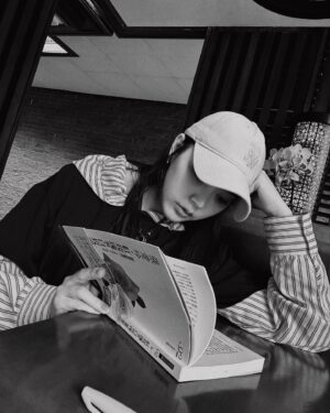 Cheney Song Instagram - 極致幸福的呼吸著燦笑著。
