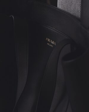 Cheng Chang Fan Instagram - @prada  spring summer 2025 menswear show!!! Lets goooooooooooo💾⌨️💽🖥️🖱️

#PradaSS25
#MiucciaPrada
#rafsimons