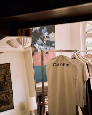 Cheng Chang Fan Instagram - I’m so excited to be back in Paris! Let the celebrations begin with @calvinklein .

Looking forward to seeing you all there ❤️