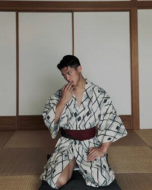 Cheng Chang Fan Instagram - こんにちは、チェンです。
初めての沖縄です👘🇯🇵！