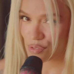 Chente Ydrach Instagram - Por ahí viene Karol puñetaaa!!! @karolg 🔥🔥