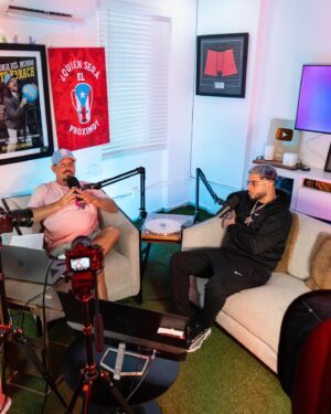 Chente Ydrach Instagram - El underwaaaaaaater en la casa!!! Podcast con @deivpr arriba en mi YouTube: Chente Ydrach 🔥🔥🔥

📸: @yampics.pr