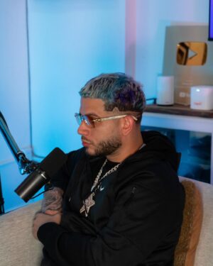 Chente Ydrach Instagram - El underwaaaaaaater en la casa!!! Podcast con @deivpr arriba en mi YouTube: Chente Ydrach 🔥🔥🔥

📸: @yampics.pr