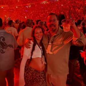 Chente Ydrach Instagram - Este fue oficialmente el 1er concierto de nuestra próxima cría. Moviéndose toooda la noche. Vero (bien preñá) y yo pasándola cabrón en el concierto de @badbunnypr. VLOG ARRIBA EN MI YOUTUBE!!