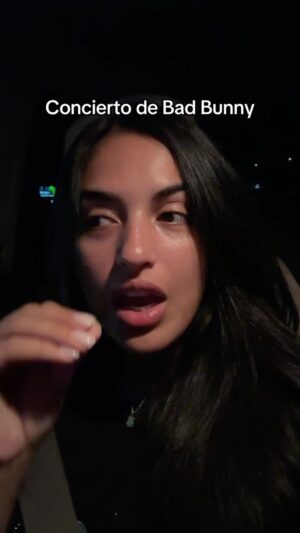 Chente Ydrach Instagram - La experiencia de ver el concierto de @badbunnypr en el cine está BIEN CABRONA. Vía @gabrielaxguzman tiktok