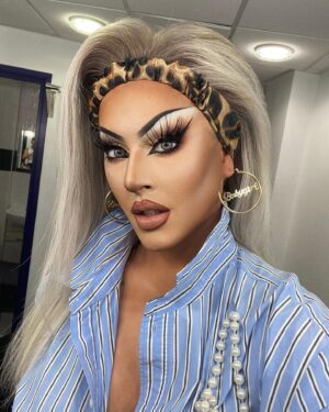 Cherry Valentine Instagram - Oh baby girl! ✨

Honestly, probably, definitely the most natural makeup I’ve ever done in my life. Feeling the soft glam vibes tonightttt! 🤯😱💕