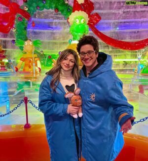 Chester Rushing Instagram - Celebrating the holidays with our chilly tradition! Visiting the wonderful frozen Whoville @gaylordtexan’s “ICE”❄️ 
Amazing to have my Mom, Pop, & Ava all together. 

#holiday #family #ice #grinch