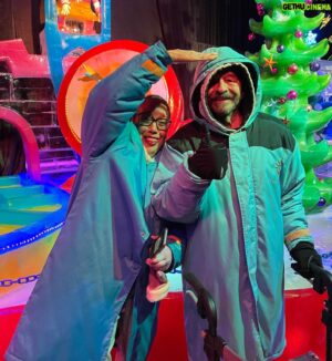 Chester Rushing Instagram - Celebrating the holidays with our chilly tradition! Visiting the wonderful frozen Whoville @gaylordtexan’s “ICE”❄️ 
Amazing to have my Mom, Pop, & Ava all together. 

#holiday #family #ice #grinch