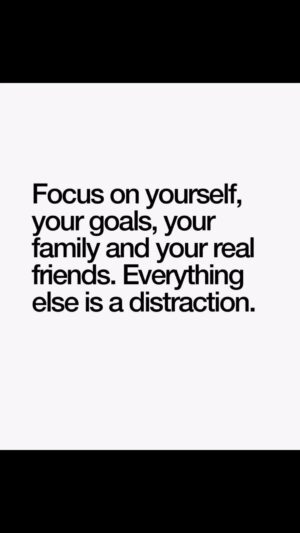 Chetan Bhagat Instagram - Focus on the ones who matter the most🌞

Posted @withregram • @thegoodquote