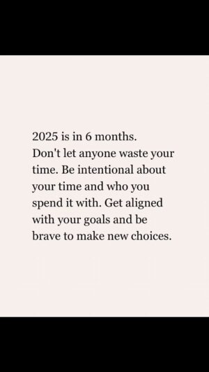 Chetan Bhagat Instagram - Drop a ❤️ if you’re ready to make yourself proud in the next 6 months! Let’s achieve our goals together! 😍

Posted @withregram • @girlsbuildingempires